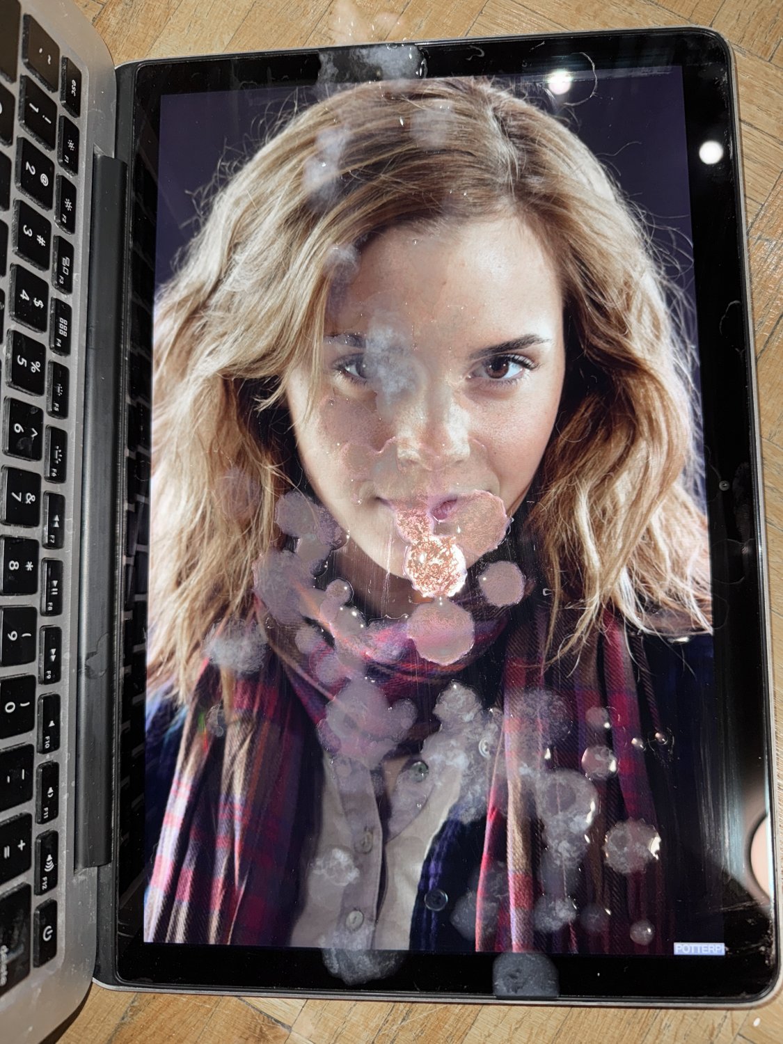 R2oLTjKq Emma Watson Cum Tribute 039 02.jpg